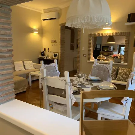 Apartment In Degli Ulivi